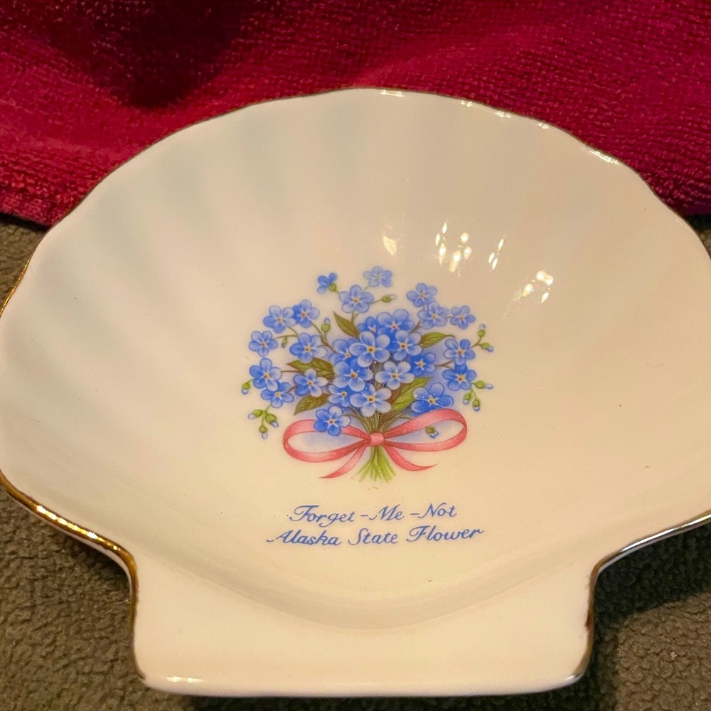 Shell Trinket or Spoon Holder Plate From Alaska